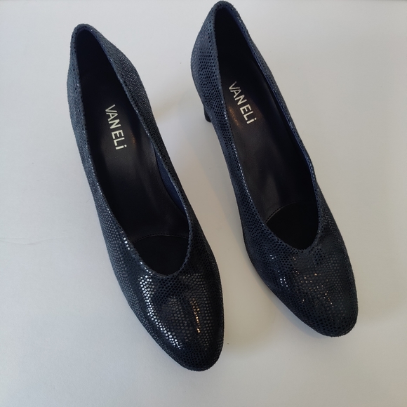 Vaneli Dayle Classic slip-on Navy Pumps - Picture 2 of 6
